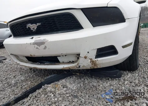 2011 Ford Mustang V6 Premium z USA, uszkodzony, nr VIN 1ZVBP8AM9B5115574